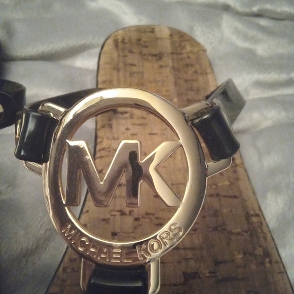 Like new Authentic Michael Kors Cork bottom Sandles - Picture 2 of 7